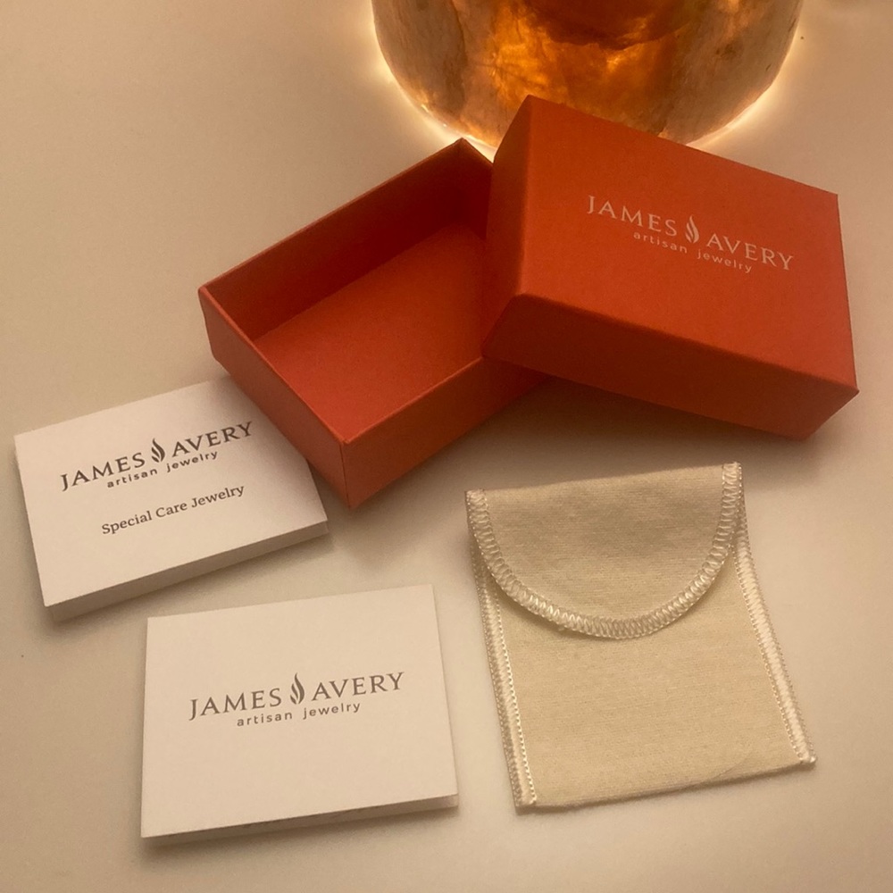 Jame Avery box and dust cloth